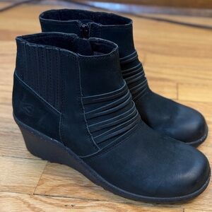 KEEN Sierra Black Leather Wedge Ankle Boots Zip 9